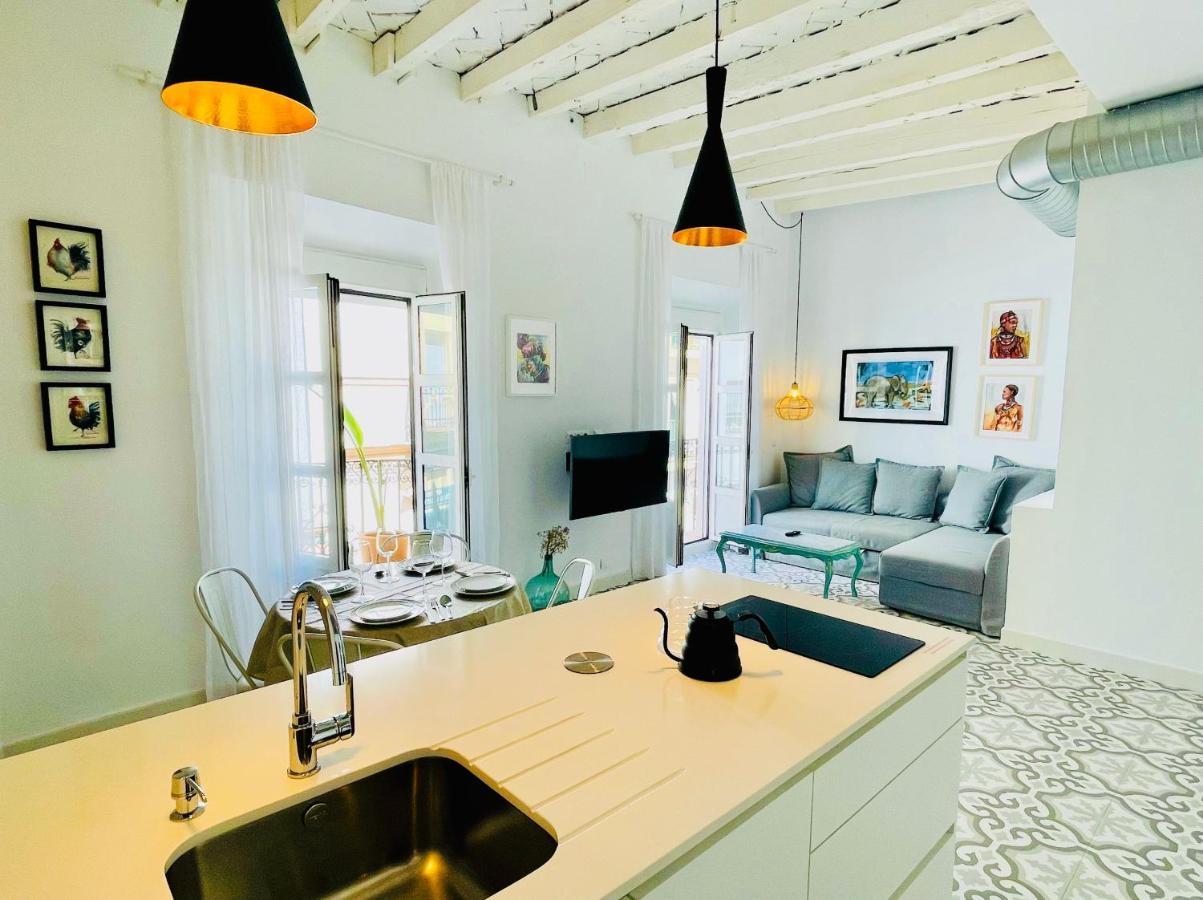 Modern In The Centre, La Alameda Appartement