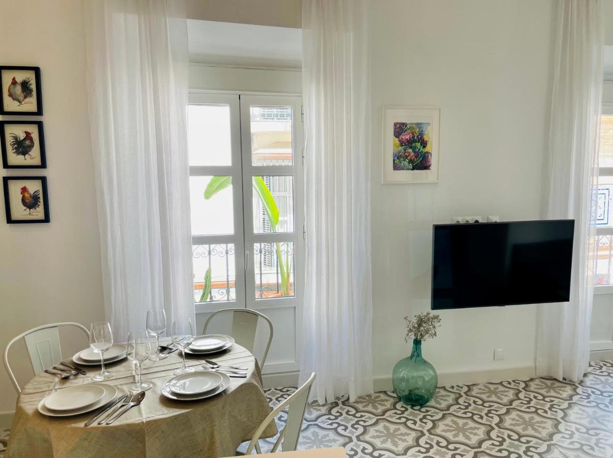 Modern In The Centre, La Alameda Appartement *